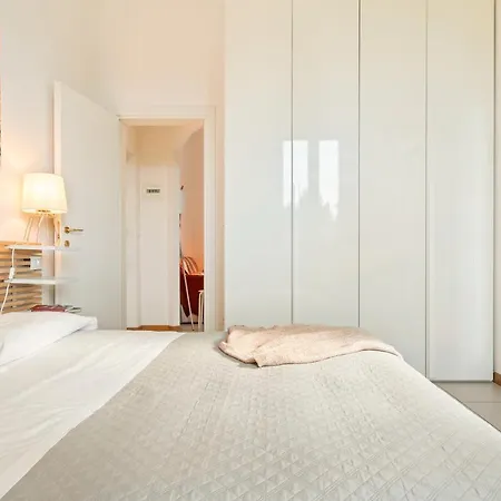 Apartment Guesthost - Marconi Airport Cozy Dream Flat *